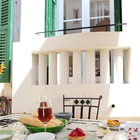 아파트 St Genevieve Five Stars House *