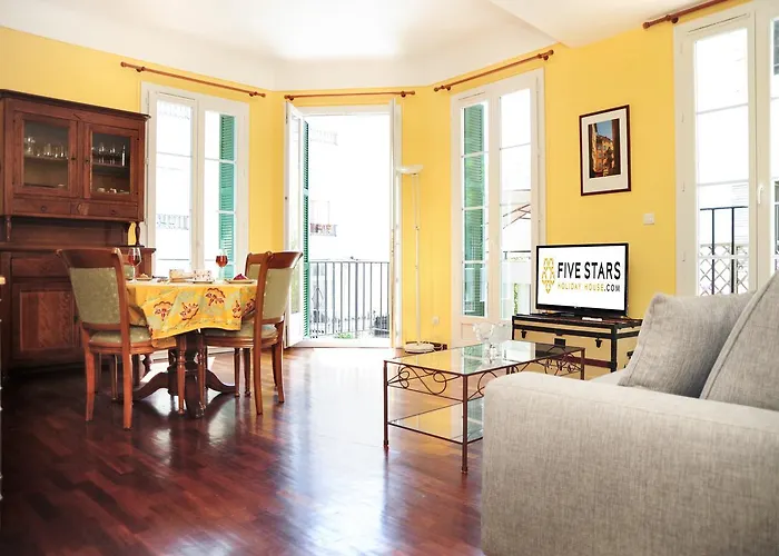 شقة St Genevieve Five Stars House *