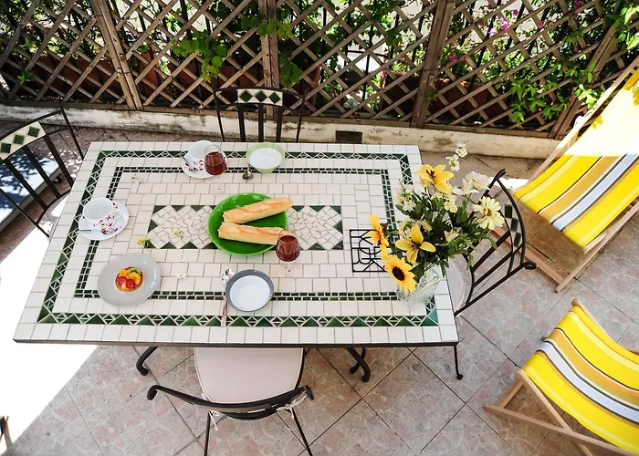 St Genevieve Five Stars House نيس