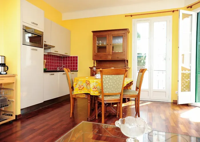 St Genevieve Five Stars House * نيس