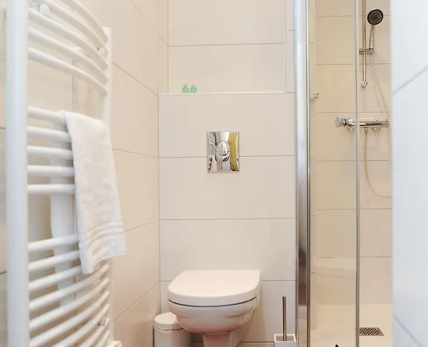 St Genevieve Five Stars House نيس
