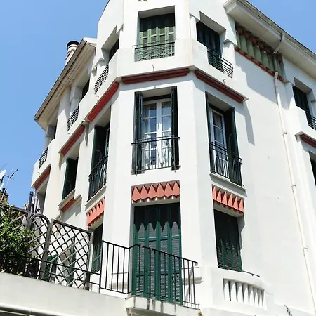 St Genevieve Five Stars House *